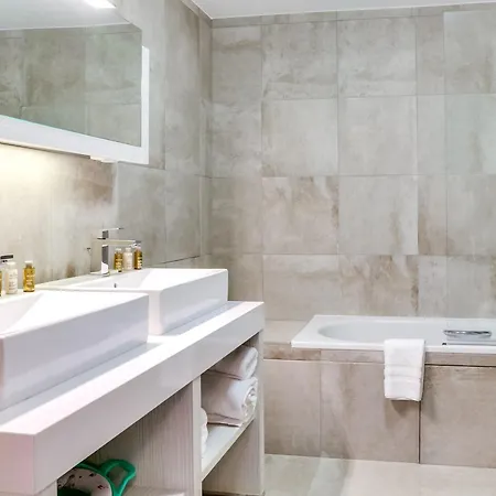 Contemporain 6 Pers, Courchevel, Avec Parking & Fitness - Fr-1-562-32 *